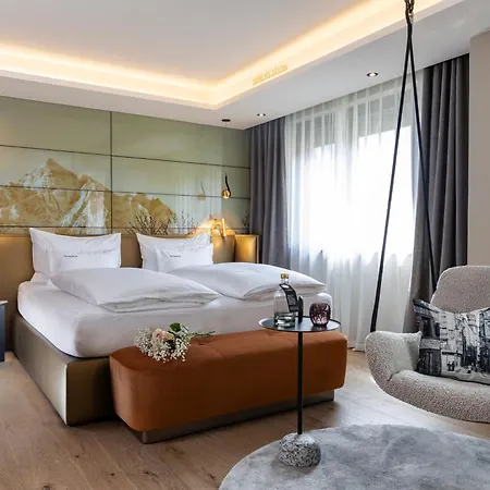 Отель Hotel Innsbruck 4*