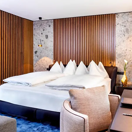 Hotel Innsbruck מלון