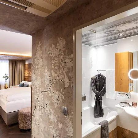 מלון Hotel Innsbruck אינסברוק