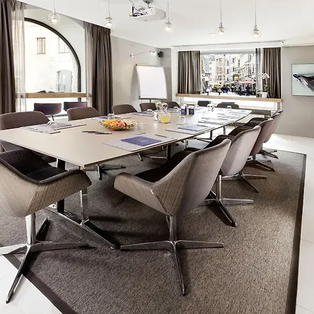 Hotel Innsbruck מלון 4*